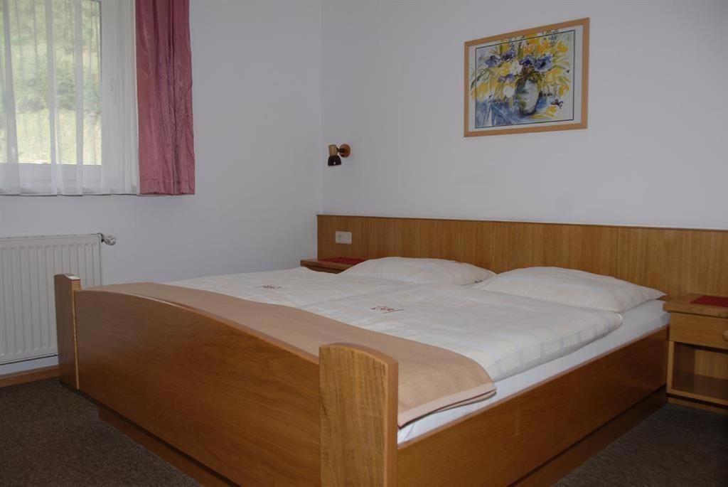 Pension & Appartement Fortin บาด ไคลน์เคิร์ชไฮม์ ภายนอก รูปภาพ