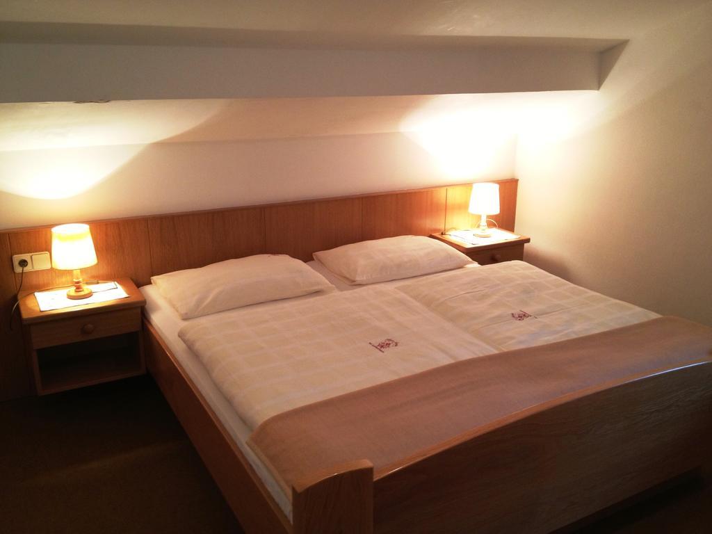 Pension & Appartement Fortin บาด ไคลน์เคิร์ชไฮม์ ภายนอก รูปภาพ