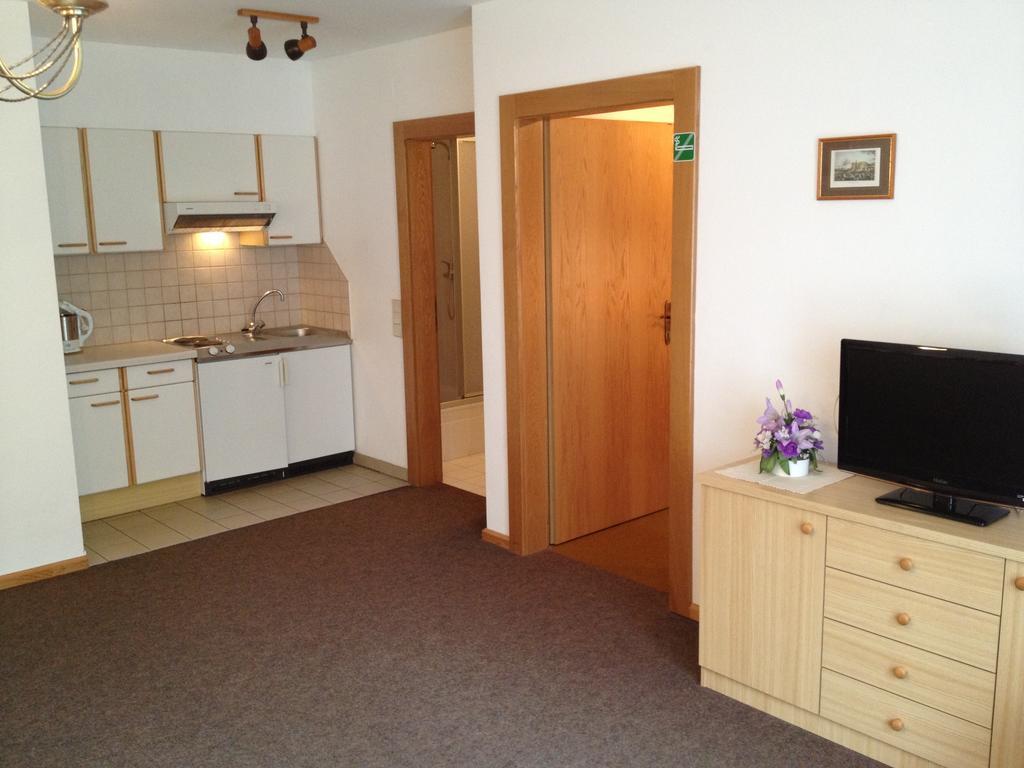 Pension & Appartement Fortin บาด ไคลน์เคิร์ชไฮม์ ภายนอก รูปภาพ