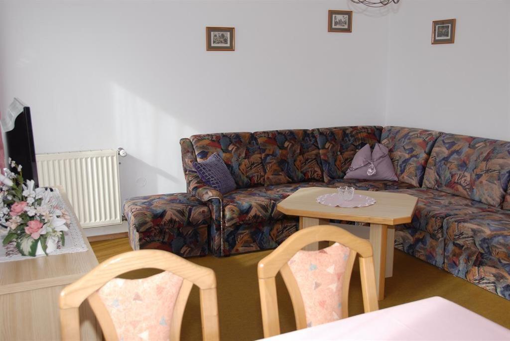 Pension & Appartement Fortin บาด ไคลน์เคิร์ชไฮม์ ภายนอก รูปภาพ