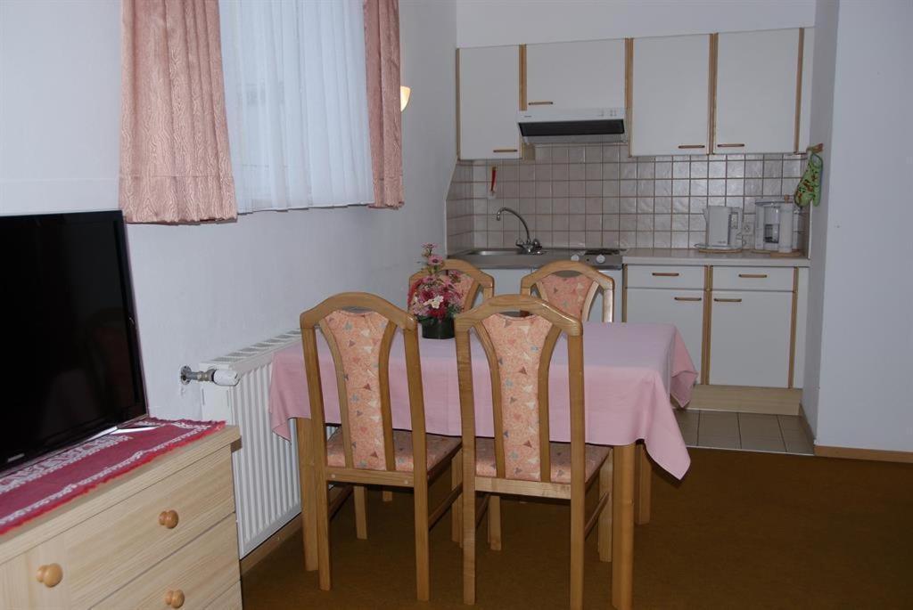 Pension & Appartement Fortin บาด ไคลน์เคิร์ชไฮม์ ภายนอก รูปภาพ