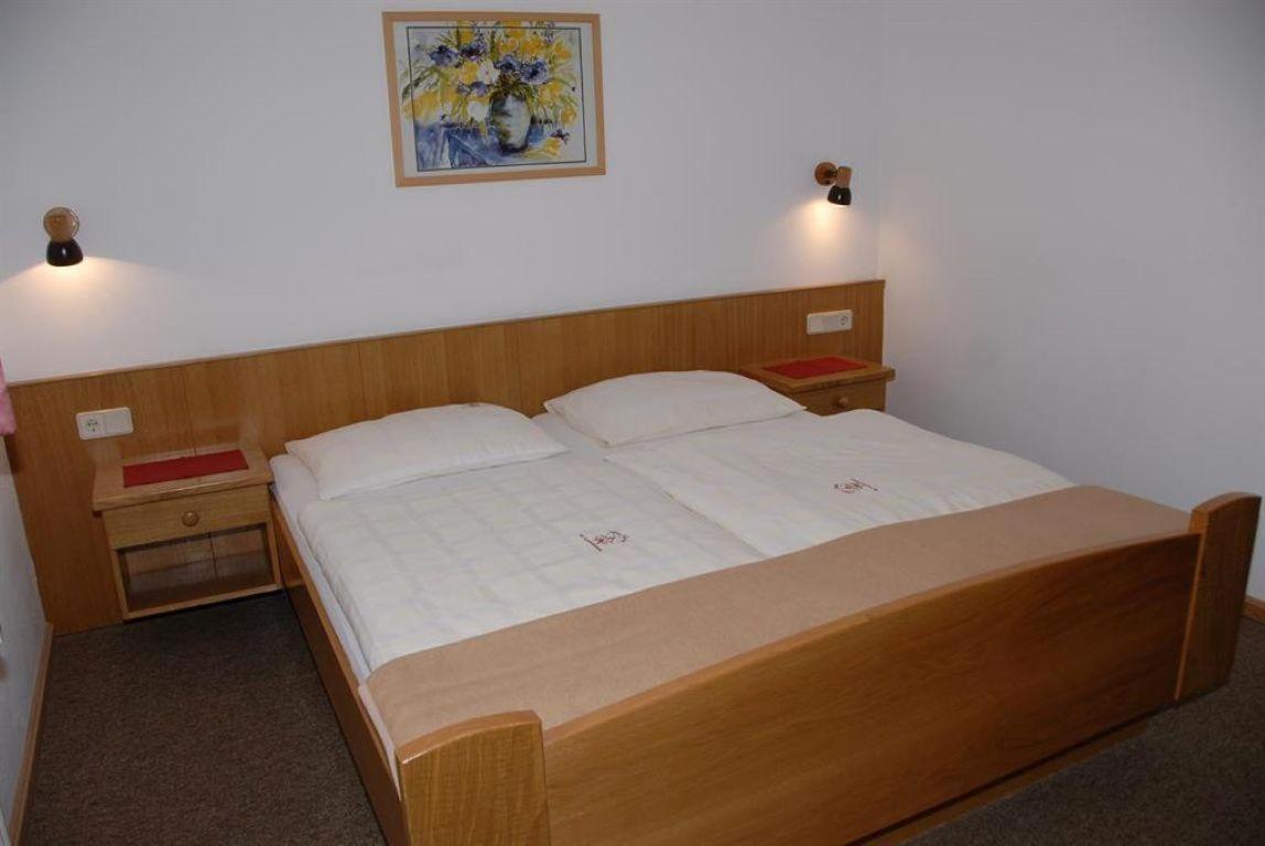 Pension & Appartement Fortin บาด ไคลน์เคิร์ชไฮม์ ภายนอก รูปภาพ