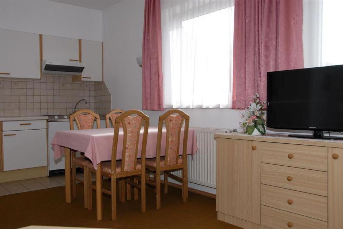 Pension & Appartement Fortin บาด ไคลน์เคิร์ชไฮม์ ภายนอก รูปภาพ