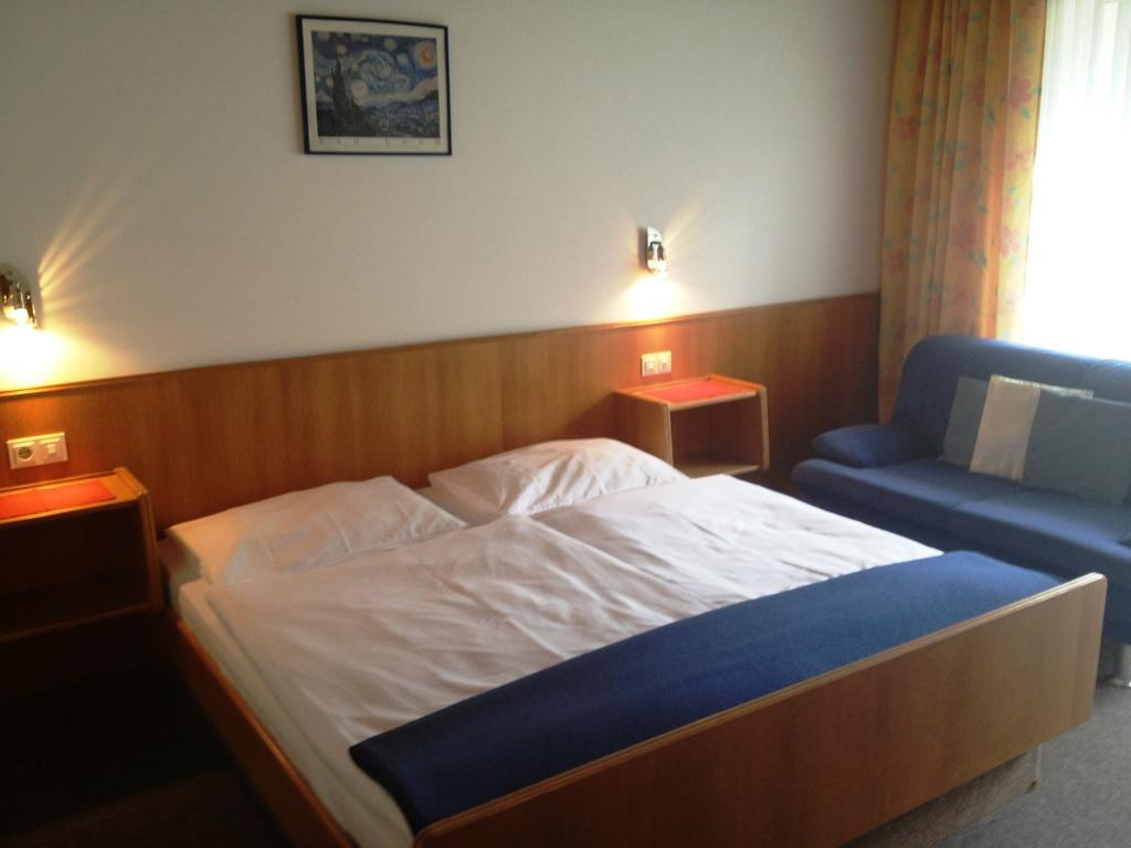Pension & Appartement Fortin บาด ไคลน์เคิร์ชไฮม์ ห้อง รูปภาพ